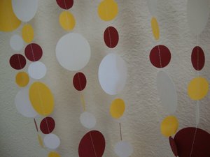 Maroon and Gold Graduation Garland, Burgundy and Yellow Paper Circle Bunting, School Color Graduation Party Decor, Minnesota Colors
