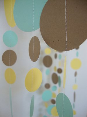Bumble Bee Party Garland, Black and Yellow Garland, Paper Circle Garland, Bee Birthday, Bee Baby Shower Decor, Bee Birthday Decoration