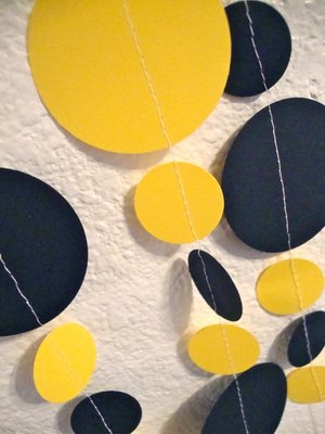 Bumble Bee Party Garland, Black and Yellow Garland, Paper Circle Garland, Bee Birthday, Bee Baby Shower Decor, Bee Birthday Decoration