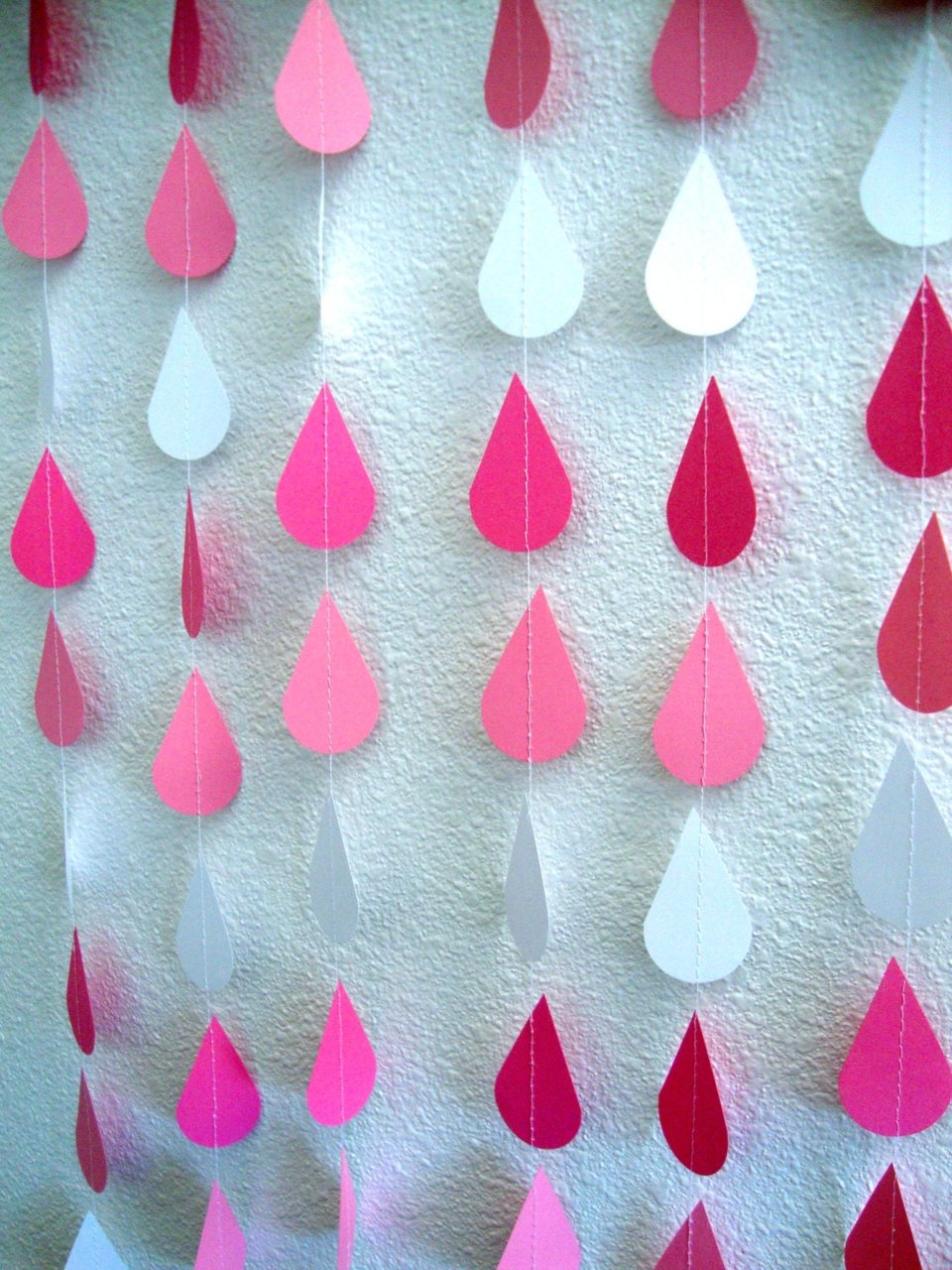 White and Pink Raindrops, Pink Sprinkle Garland, Raindrop Garland, Girl Baby Shower, Shower Decoration, Baby Shower Backdrop, Girl Sprinkle