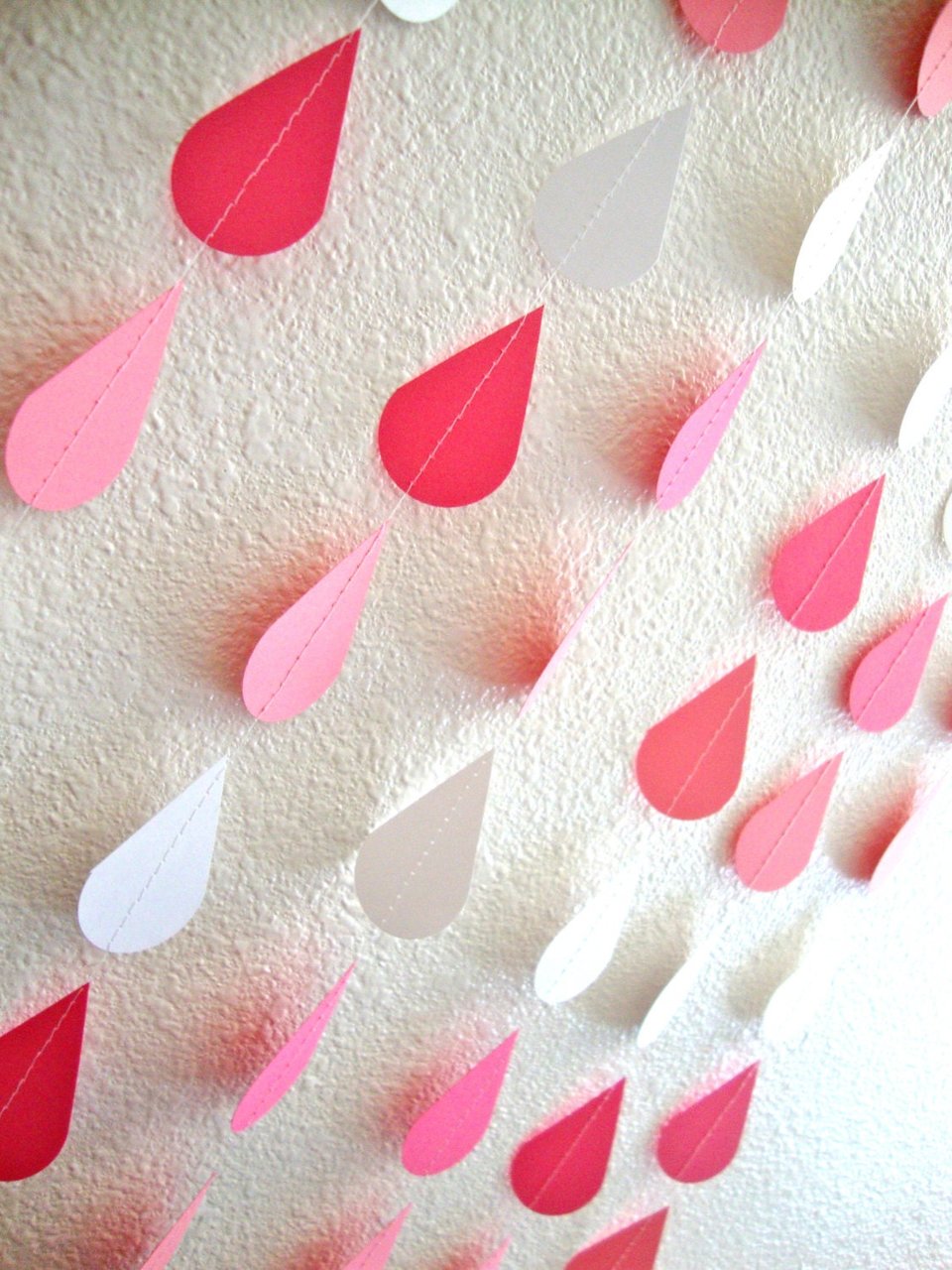White and Pink Raindrops, Pink Sprinkle Garland, Raindrop Garland, Girl Baby Shower, Shower Decoration, Baby Shower Backdrop, Girl Sprinkle