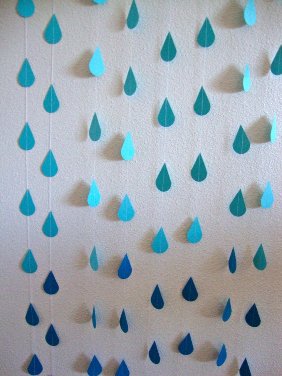 Blue Ombre Raindrop Garlands, Blue Raindrops, Bridal Shower Garland, Blue Shower Backdrop, Virtual Shower Backdrop, Shower Decoration