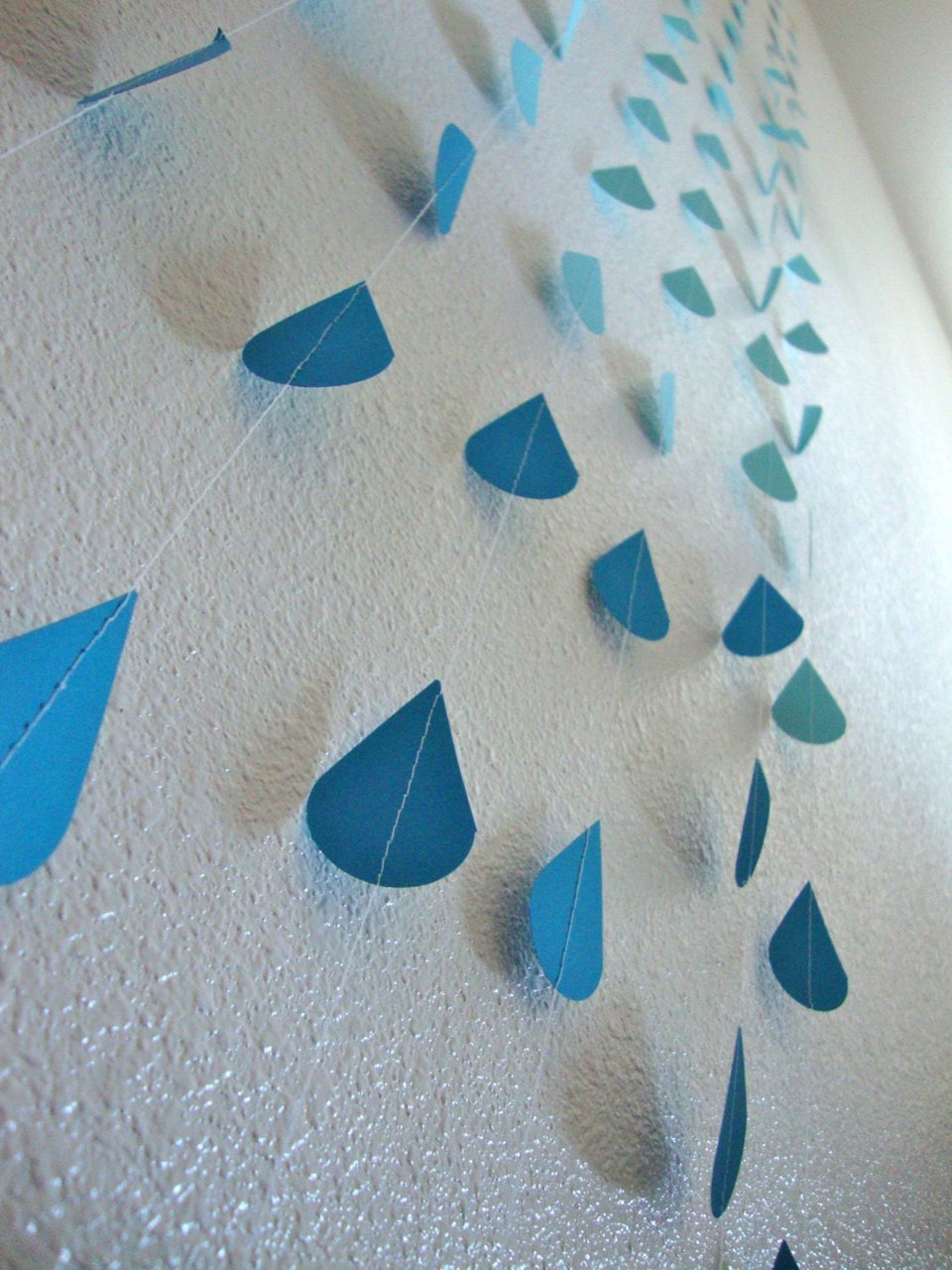 Blue Ombre Raindrop Garlands, Blue Raindrops, Bridal Shower Garland, Blue Shower Backdrop, Virtual Shower Backdrop, Shower Decoration