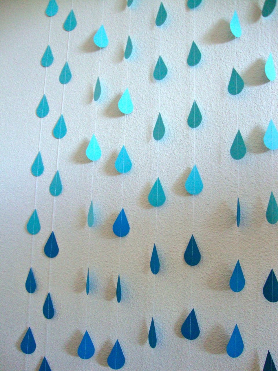 Blue Ombre Raindrop Garlands, Blue Raindrops, Bridal Shower Garland, Blue Shower Backdrop, Virtual Shower Backdrop, Shower Decoration