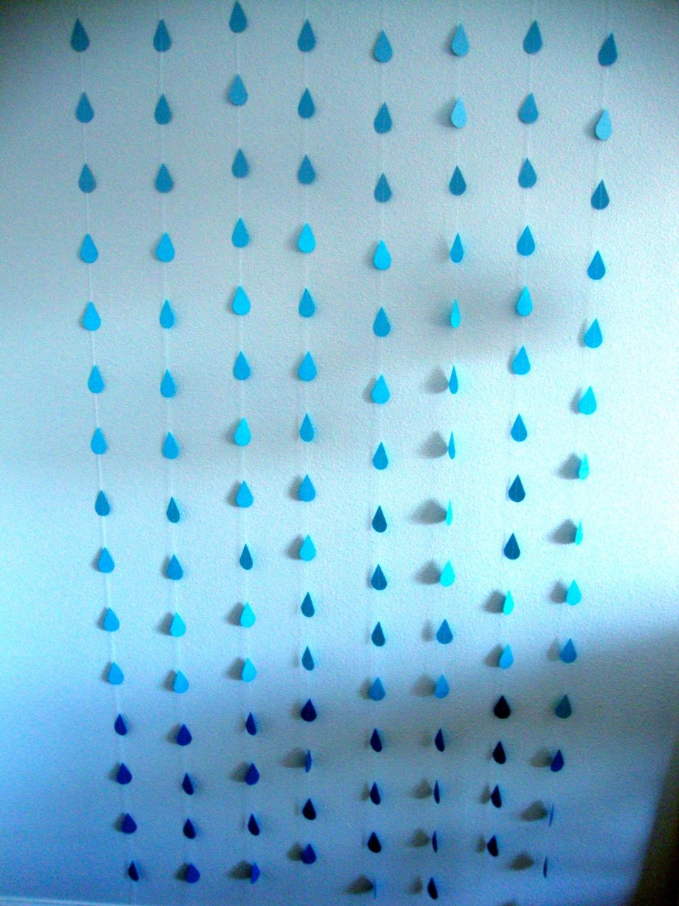 Blue Ombre Raindrop Garlands, Blue Raindrops, Bridal Shower Garland, Blue Shower Backdrop, Virtual Shower Backdrop, Shower Decoration
