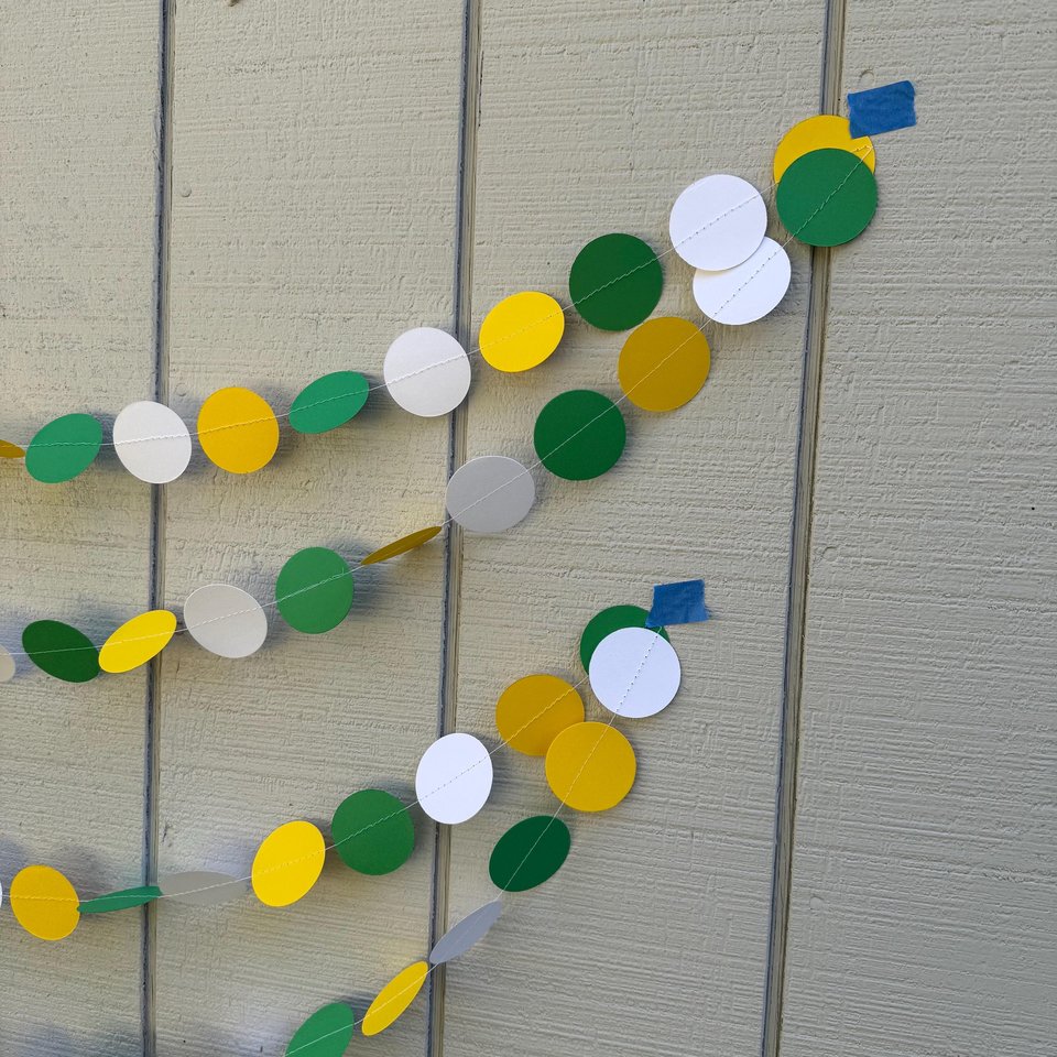 Green Yellow White Circle Garland, Green and Yellow School Streamers, Graduation Party Decor, Baylor University, U of Oregon Graduate