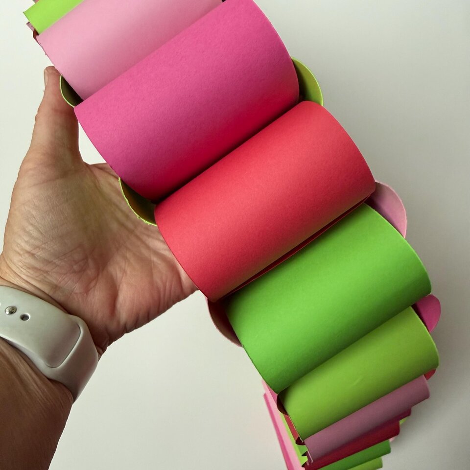 Chunky Christmas Paper Chain, DIY Paper Chain Kit, Christmas Fireplace Mantel Decor, Holiday Craft Activity, Pink Christmas Decor