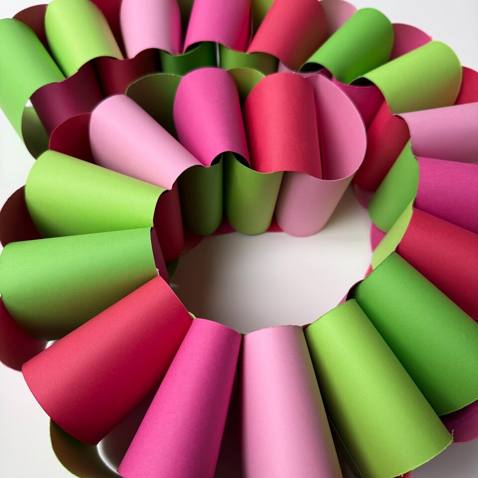 Chunky Christmas Paper Chain, DIY Paper Chain Kit, Christmas Fireplace Mantel Decor, Holiday Craft Activity, Pink Christmas Decor