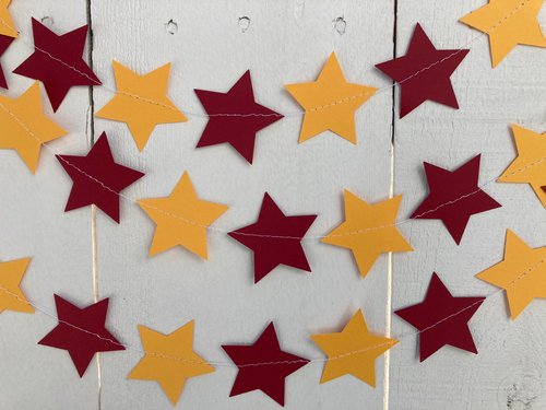 Maroon and Gold Star Garland, Burgundy and Gold Graduation Decoration, Minnesota Colors, Dorm Decor, Commencement Party Star Streamer