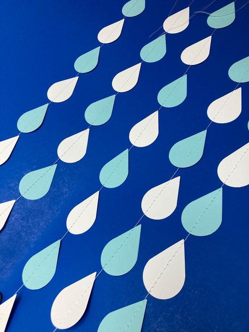 Blue and white raindrop garland, Boy baby shower, Dangling paper raindrops, Fake rain, Baby sprinkle backdrop, Baby shower decoration