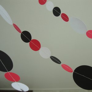 Red Black and White Graduation Garland, Paper Circle Garland, Graduation Decoration, High School Grad Decor, College Graduation Decor