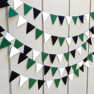 University of Hawaii graduation party garland, Triangle Bunting, Michigan State graduation, Bed Party Streamers, dorm decor, party backdrop