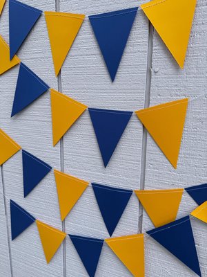 Large Blue and Gold Pennant Garland, UC Berkeley Graduation, Bed Party Bunting, Decision Day, Dorm Decor, Michigan, Notre Dame, California