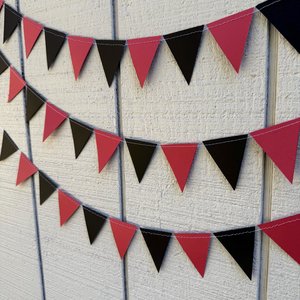 University of South Carolina Graduation Garland, Black and Garnet Red Pennant Flags, Graduation Decoration, Bed Party, Decision Day Streamer