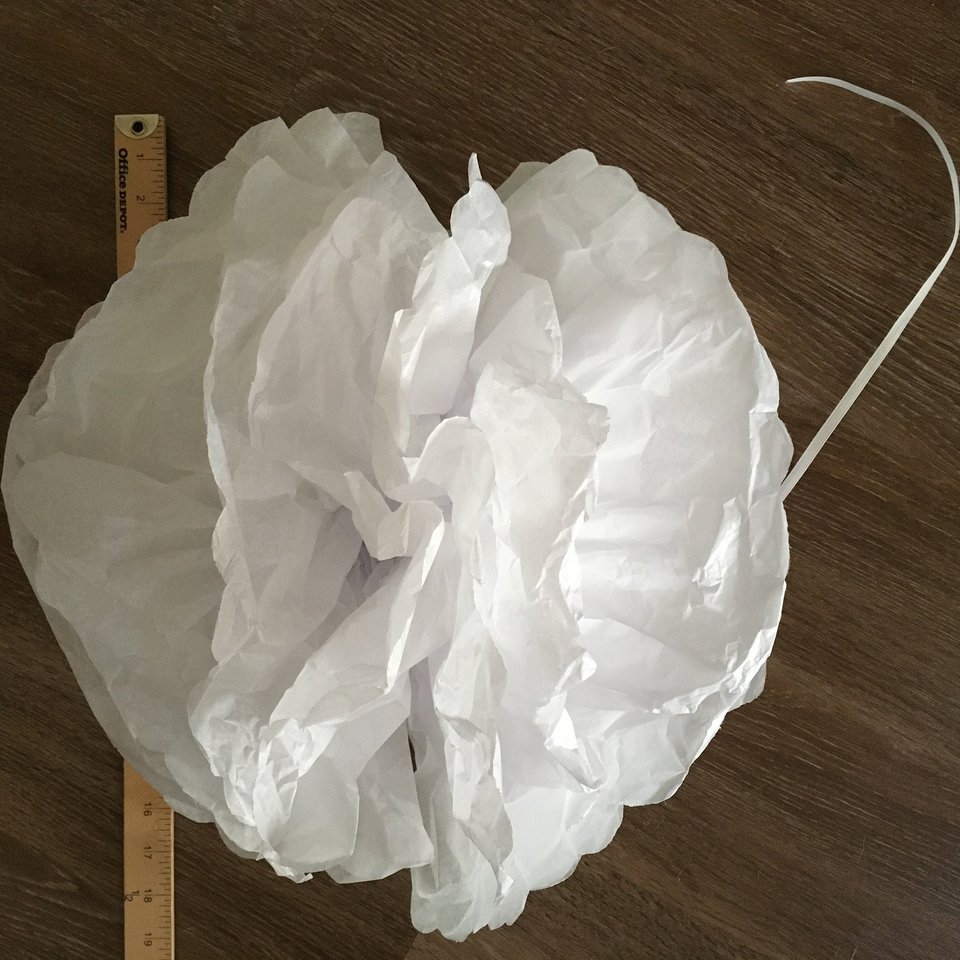 White Pompom Clouds, Tissue Paper Pompoms, Baby Shower Pompoms, Baby Sprinkle Clouds, Paper Clouds, Baby Shower Decoration, Raindrop Clouds