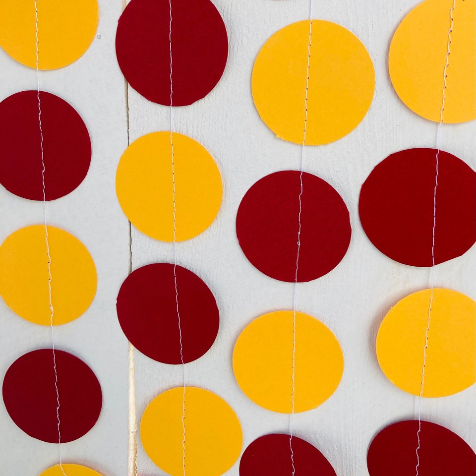 Maroon and Gold Circle Garland, Burgundy and Gold Graduation Decoration, Minnesota University Colors, Dorm Decoration, Calvin Celebration