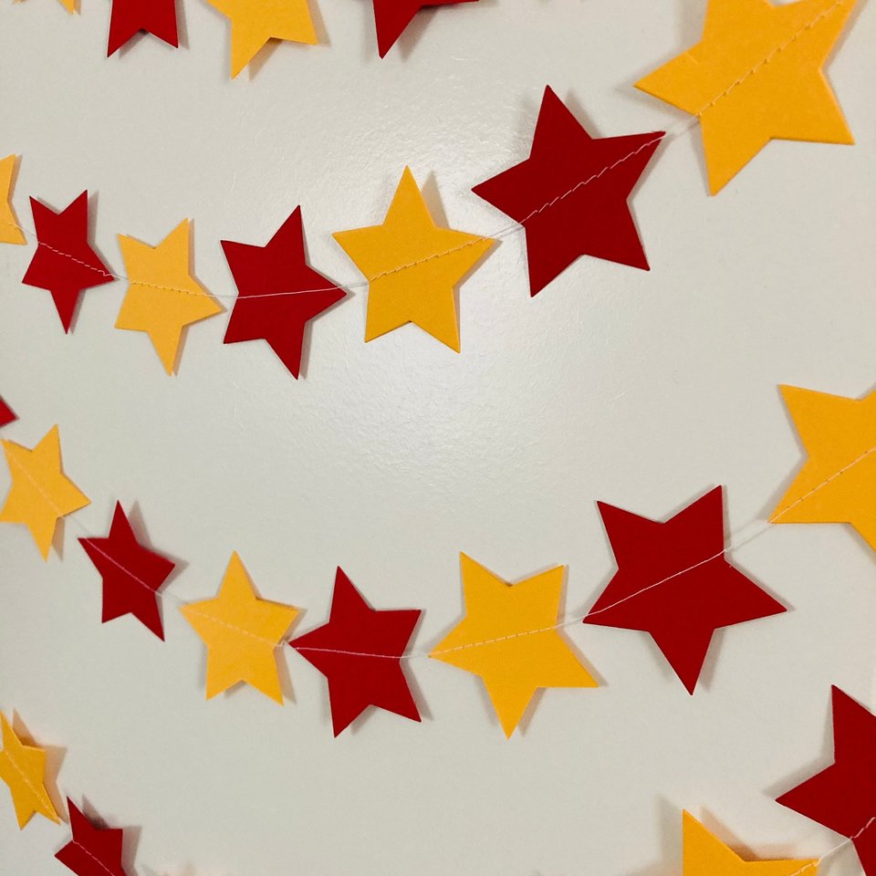Star Graduation Paper Garland, Cardinal Red and Gold Star Bunting, Dorm Decor, Graduation Party Streamer, Southern California University