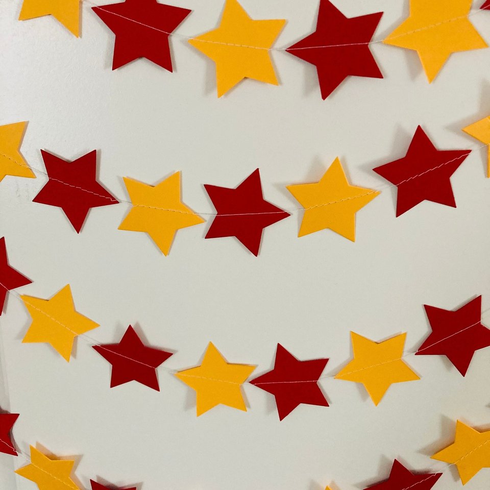 Star Graduation Paper Garland, Cardinal Red and Gold Star Bunting, Dorm Decor, Graduation Party Streamer, Southern California University