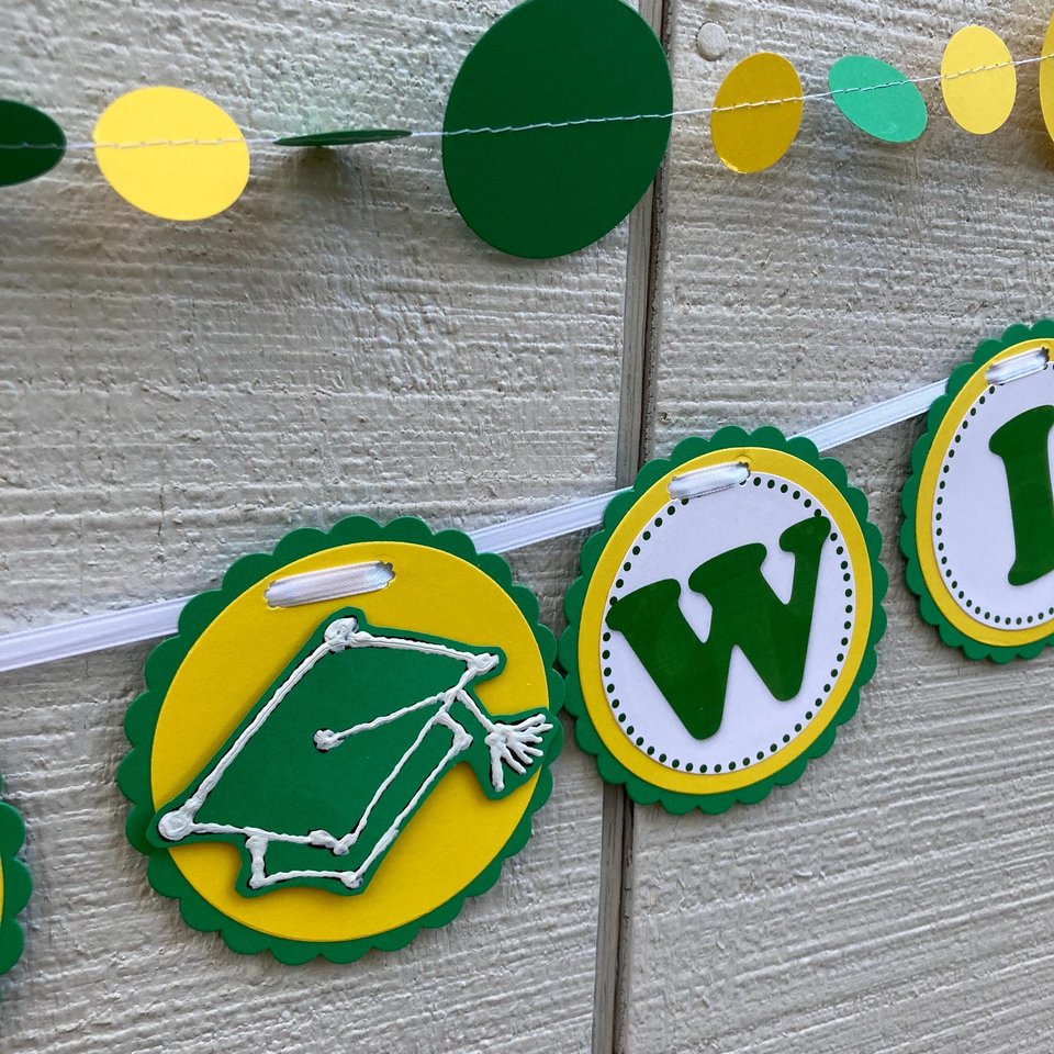 Graduation Banner and Garland, Congrats Banner, Green and Yellow Graduation Party Decor, University of Oregon custom banner, Baylor Grad