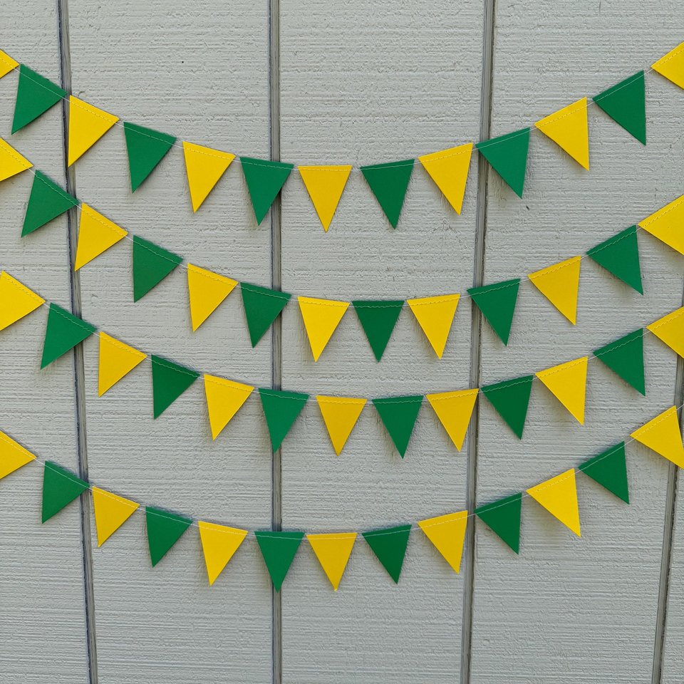Green and Yellow Flag Pennant, Paper Graduation Party Garland, Dorm Decor, Back to School Party, University of Oregon, University of Vermont