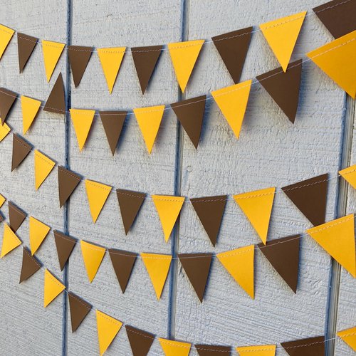 University of Wyoming graduation party garland, Brown and Gold triangle bunting, dorm decor, Bed Party Streamers, Valparaiso, Adelphi, Rowan